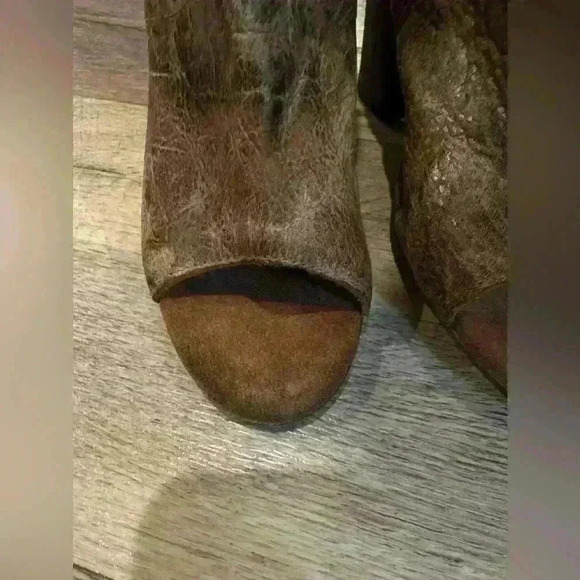 Diba True Women's Sz 7 Shoes Brown Leather Lace Up Zip Distressed Ankle Boots - Picture 6 of 14